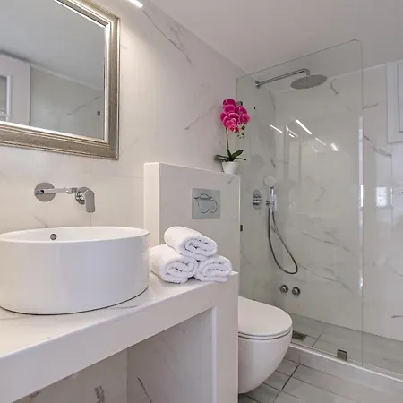 Golden Rose Elegant Vacation Apartamento