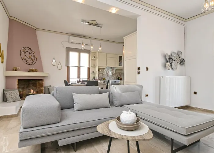 Golden Rose Elegant Vacation Apartment